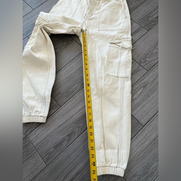 PacSun|High waisted cargo utility jeans in cream/bone color•Small,stretchy waist - Picture 12 of 13